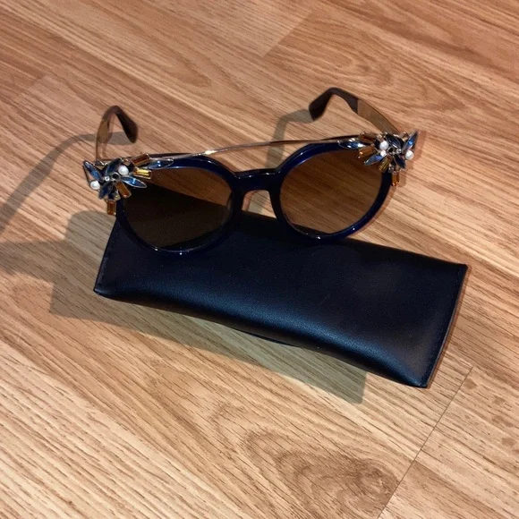 Jimmy Choo Vivy Bejeweled Rhinestone Sunglasses display picture 1